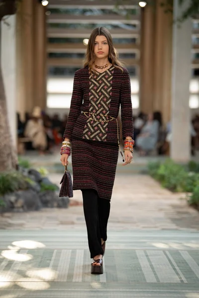 Look 9